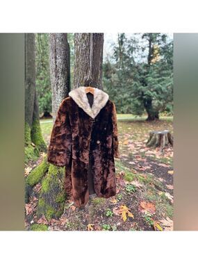 Vintage Sheared Beaver Fur Coat with Mink Collar • Chocolate Brown Luxury Size L